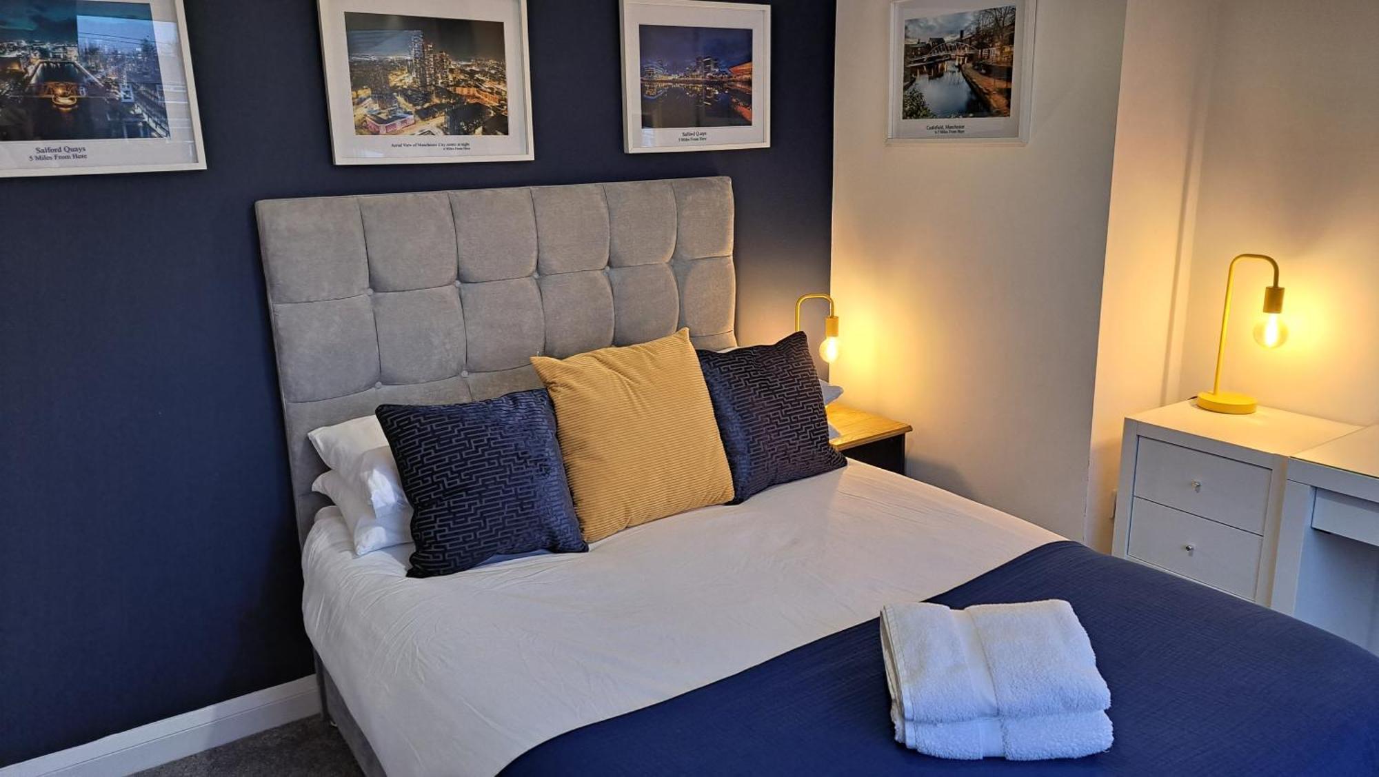 The Heart - Cosy 3 Bedroom House With Double Driveway And Garden In แมนเชสเตอร์ ภายนอก รูปภาพ