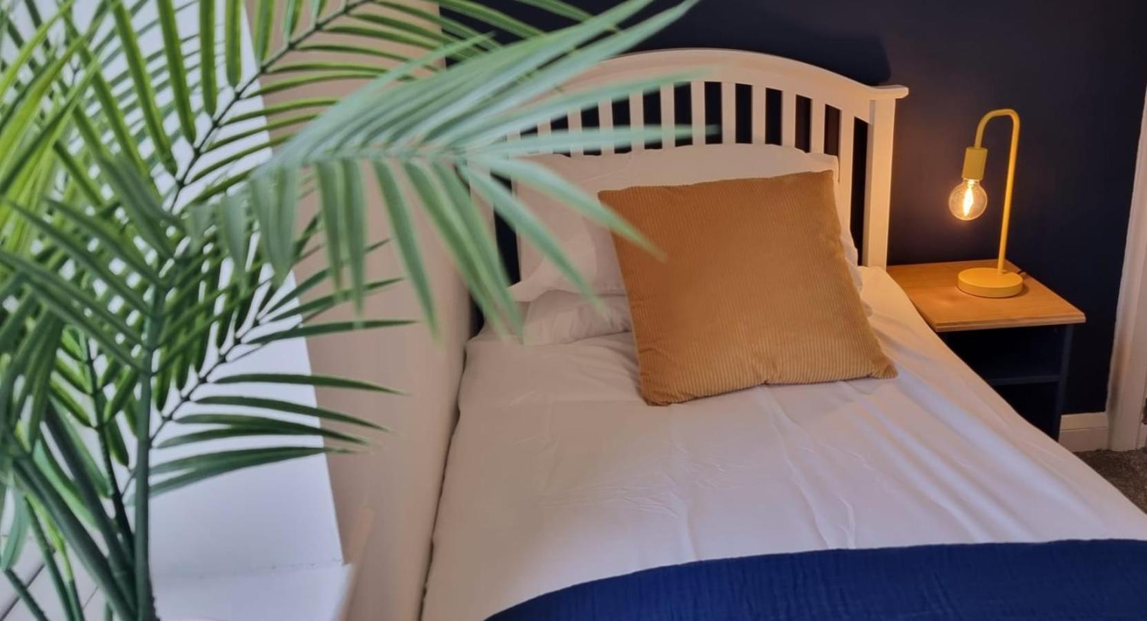 The Heart - Cosy 3 Bedroom House With Double Driveway And Garden In แมนเชสเตอร์ ภายนอก รูปภาพ