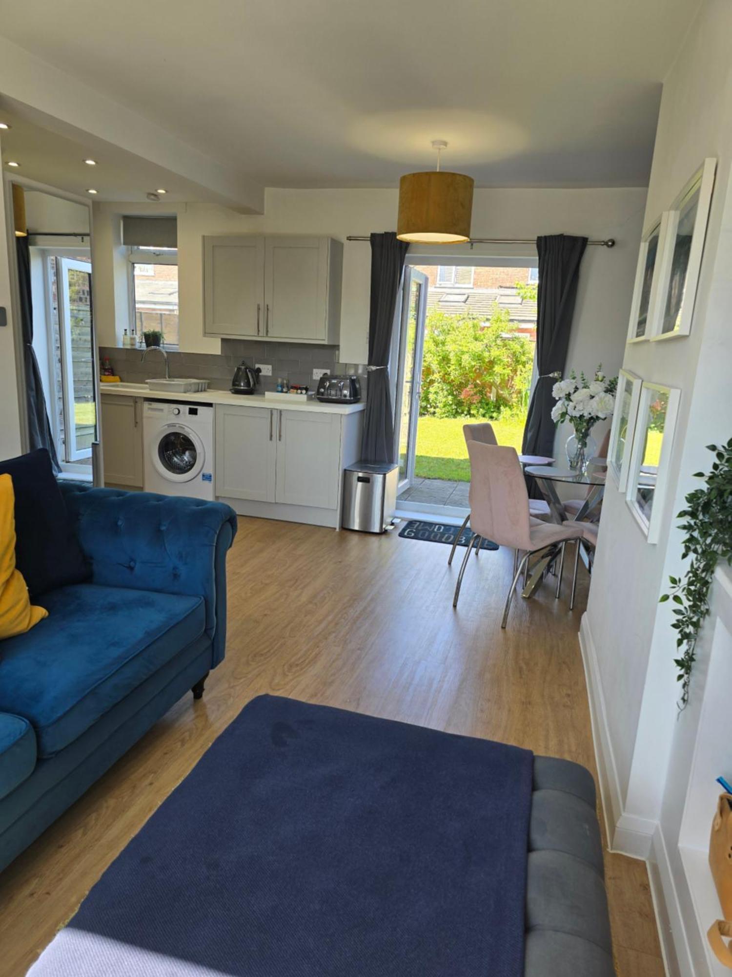 The Heart - Cosy 3 Bedroom House With Double Driveway And Garden In แมนเชสเตอร์ ภายนอก รูปภาพ