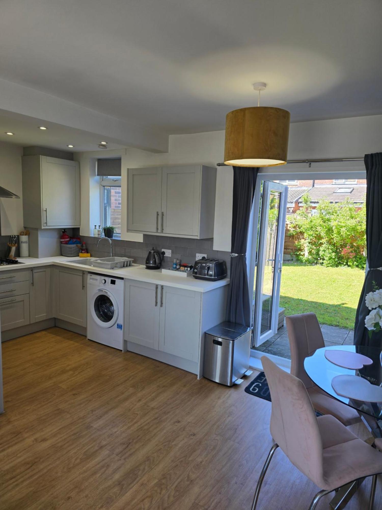 The Heart - Cosy 3 Bedroom House With Double Driveway And Garden In แมนเชสเตอร์ ภายนอก รูปภาพ